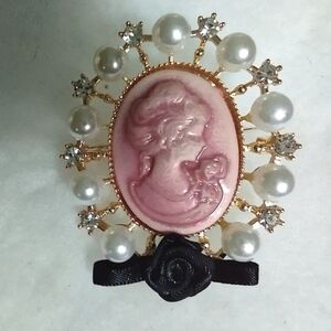 Pink Gradient Right Face Cameo Brooch w/ Pearls & Black Bow